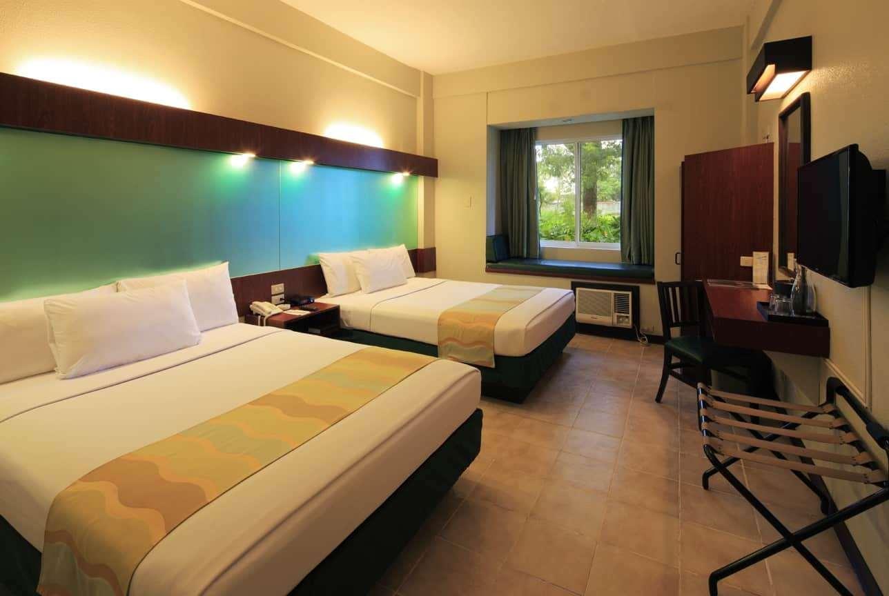 Microtel By Wyndham Tarlac Bagian luar foto