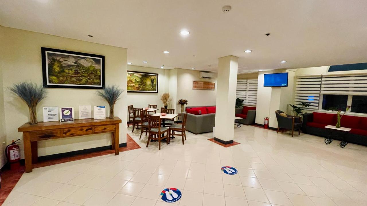 Microtel By Wyndham Tarlac Bagian luar foto