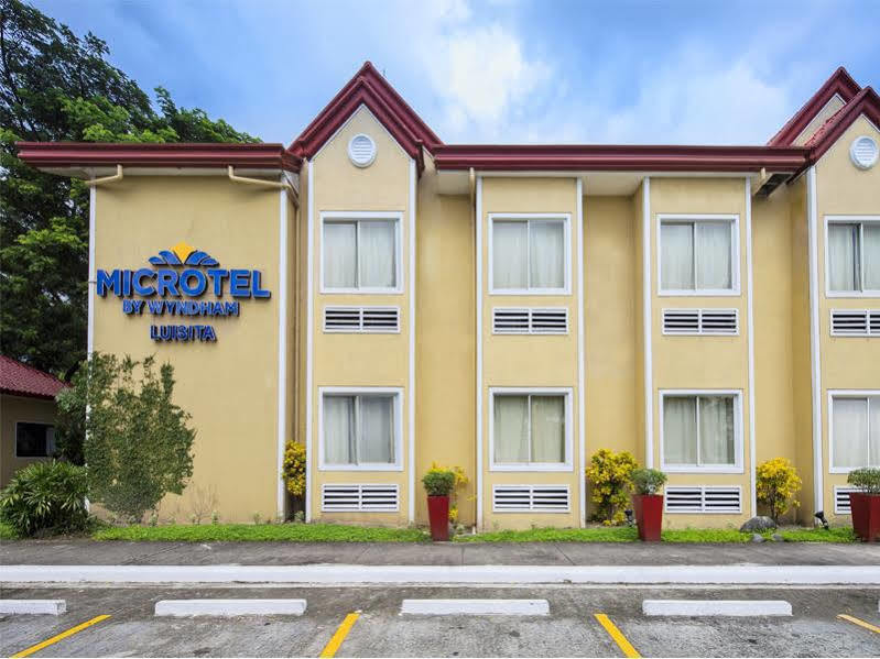 Microtel By Wyndham Tarlac Bagian luar foto